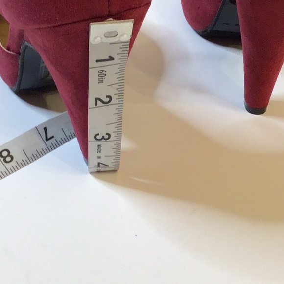 GRAHAM STREET SHOES Co. BURGUNDY RED T. STRAP SUEDE HEELS SZ 8 - Picture 14 of 15